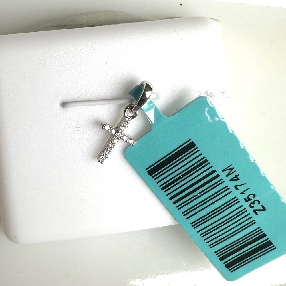 MOISSANITE DIAMOND MINI CROSS PENDANT